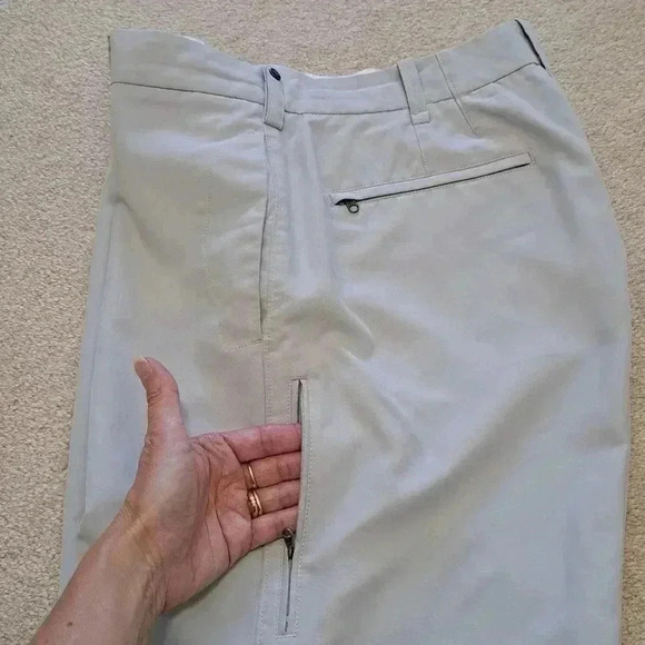 Men's Grey Shorts Victorinox Size 36 Active  Lightweight Golf - Picture 6 of 16